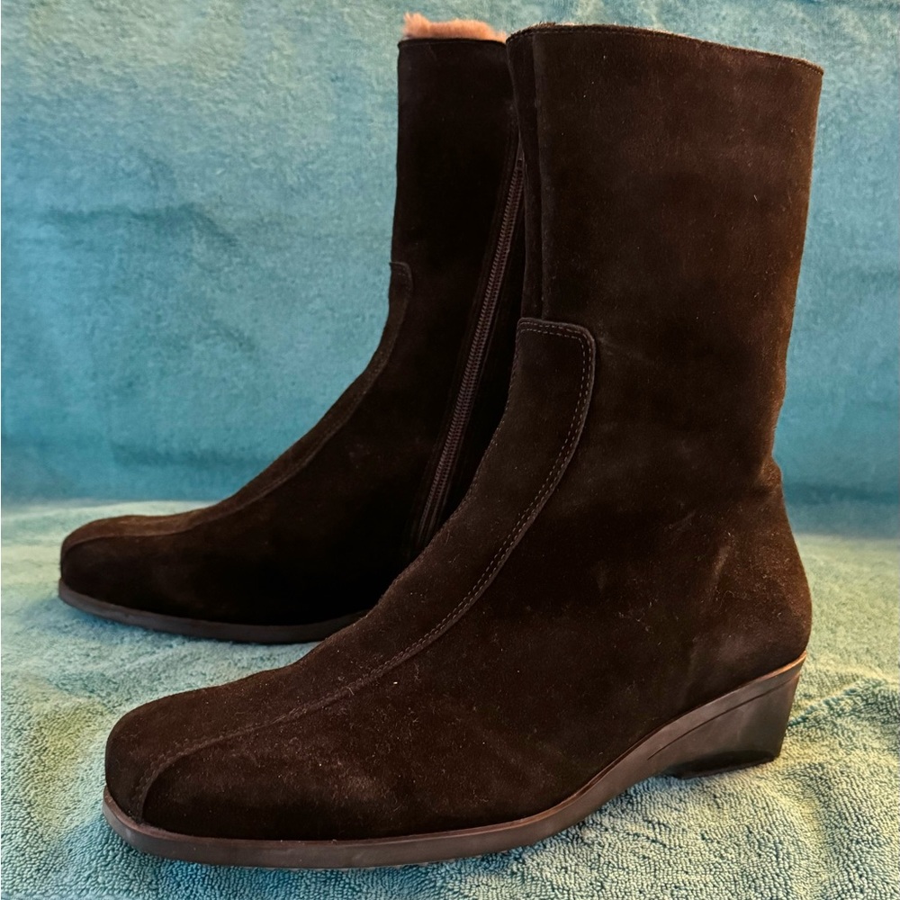 La Canadienne Black Suede Size 9.5, “Elena” boots. Worn once